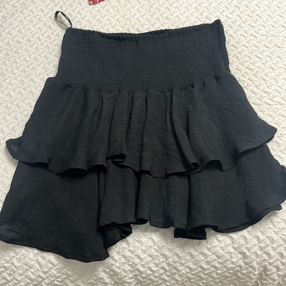 flowy black skirt size small
